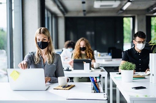 Wirus drastycznie zmienił rynek pracy. Nowe reguły
