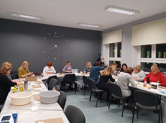 Warsztaty artystyczne - gwiazdki, aniołki, bałwanki i bombki z zimnej porcelany