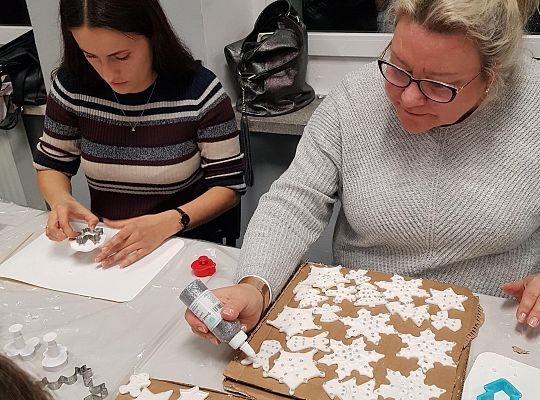 Warsztaty artystyczne - gwiazdki, aniołki, bałwanki i bombki z zimnej porcelany