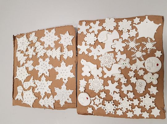 Warsztaty artystyczne - gwiazdki, aniołki, bałwanki i bombki z zimnej porcelany