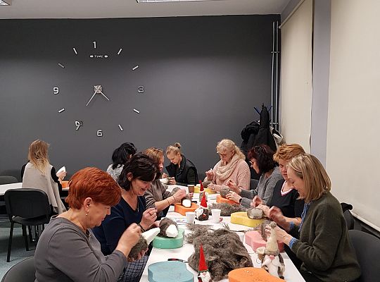 Bożonarodzeniowe warsztaty filcowania ,,Idą święta”