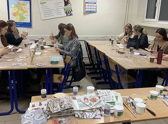 Cykl szkoleń dla nauczycieli pn. „Wielokulturowe święta Bożego Narodzenia-warsztaty rękodzielnicze”