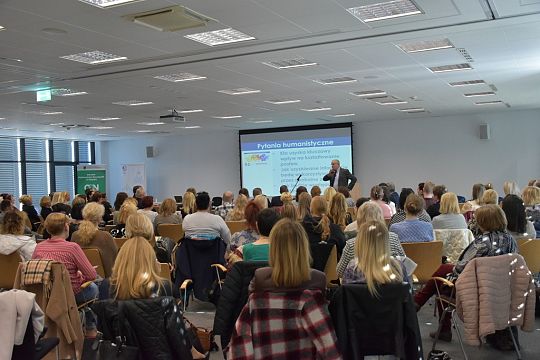 Po konferencji „Cyberzaburzenia i cyberuzależnienia. Zjawisko, uwarunkowania, profilaktyka”