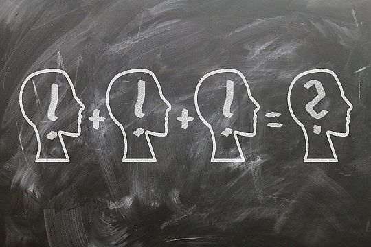 Kilka zagadnień z matematyki, które można (?)