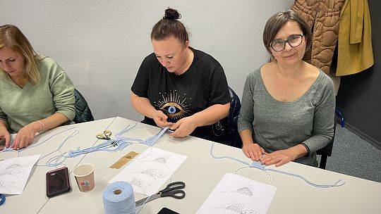 Warsztaty pn. „Rękodzieło ludowe jako forma terapii zajęciowej: tworzenie projektów z makramy”