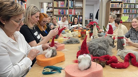 Bożonarodzeniowe warsztaty filcowania pn. ,,Wielokulturowe Święta Bożego Narodzenia”